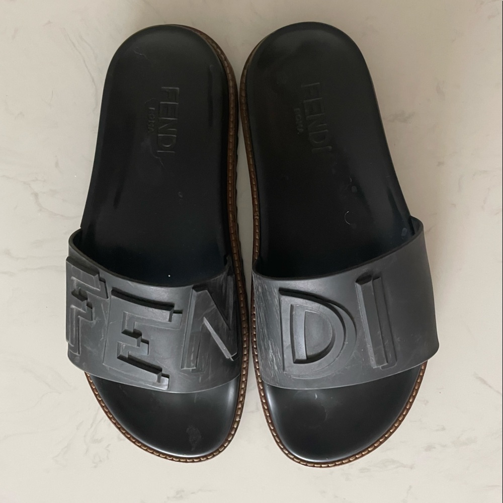 fendi pool slides